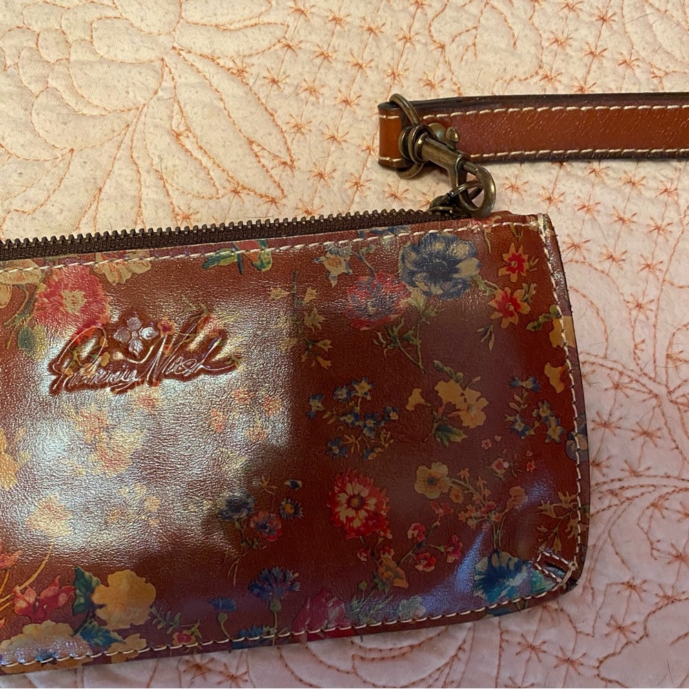 NWT Gorgeouse Patricia Nash Benvenuto shoulder bag with card holder/wallet. - Picture 12 of 13